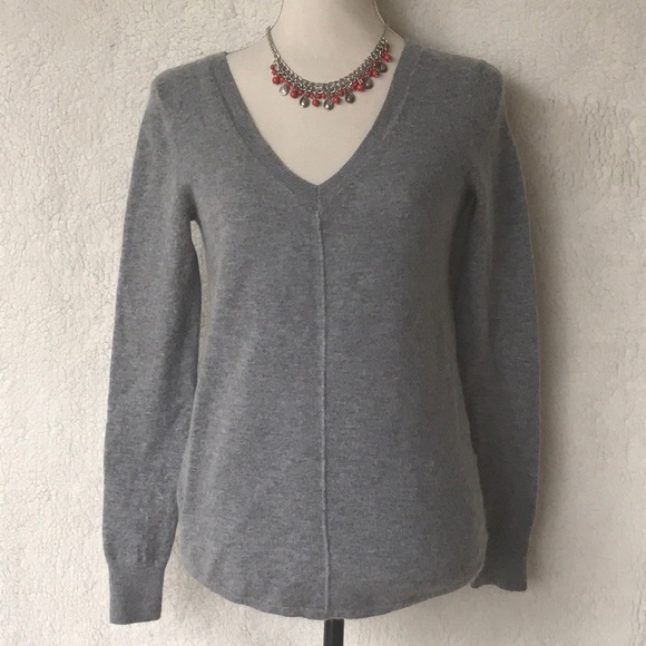 GAP Sweaters - Gap v neck sweater